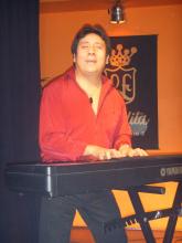 "Chino"  Augusto Aguilar, Piano, Gitarre, Gesang